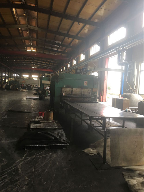 绝缘胶毯生产车间